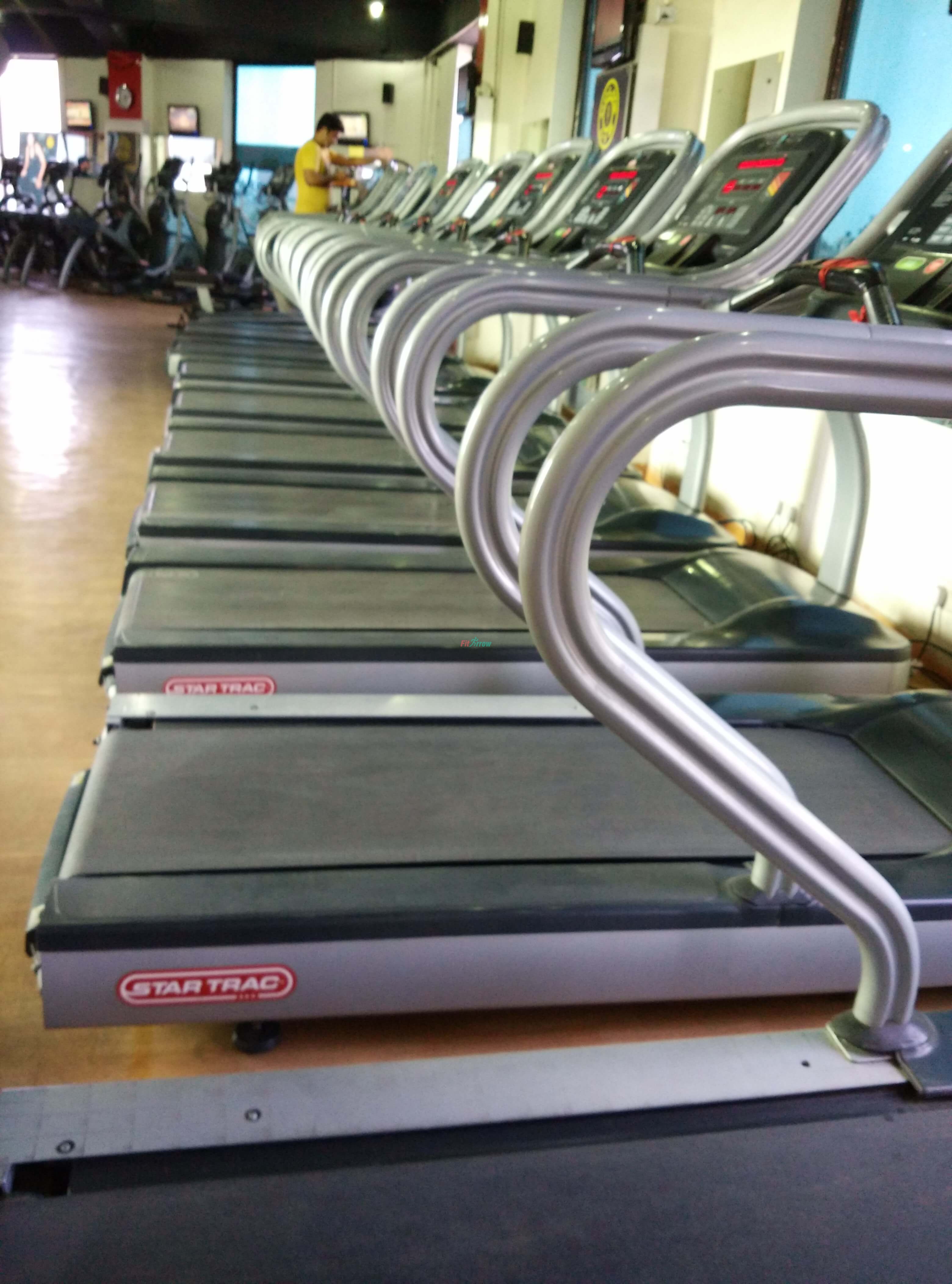 Golds Gym, Palam Vihar, Gurgaon has more than 10 treadmills for exercise