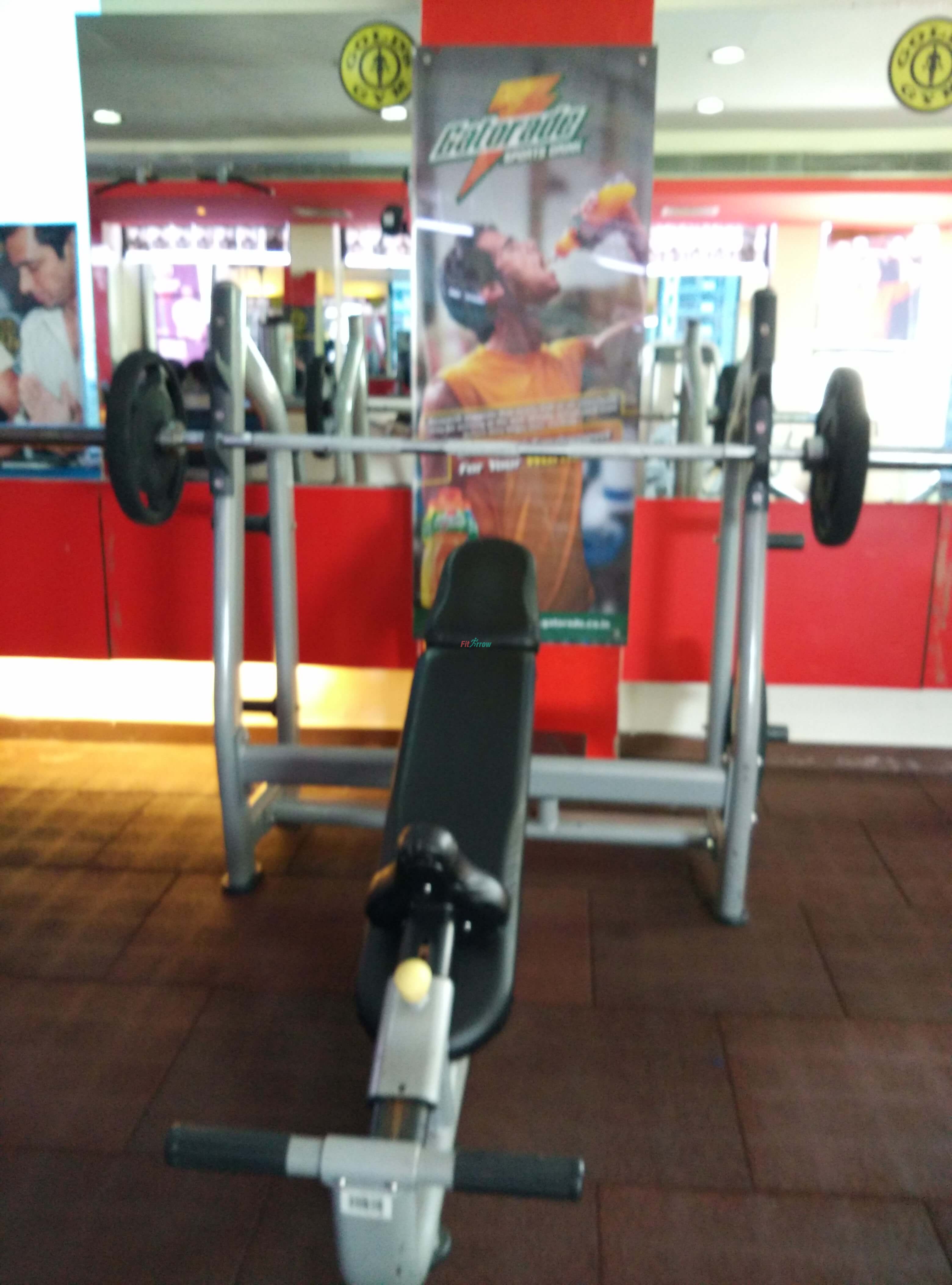 Exercise Golds Gym, Palam Vihar, Gurgaon