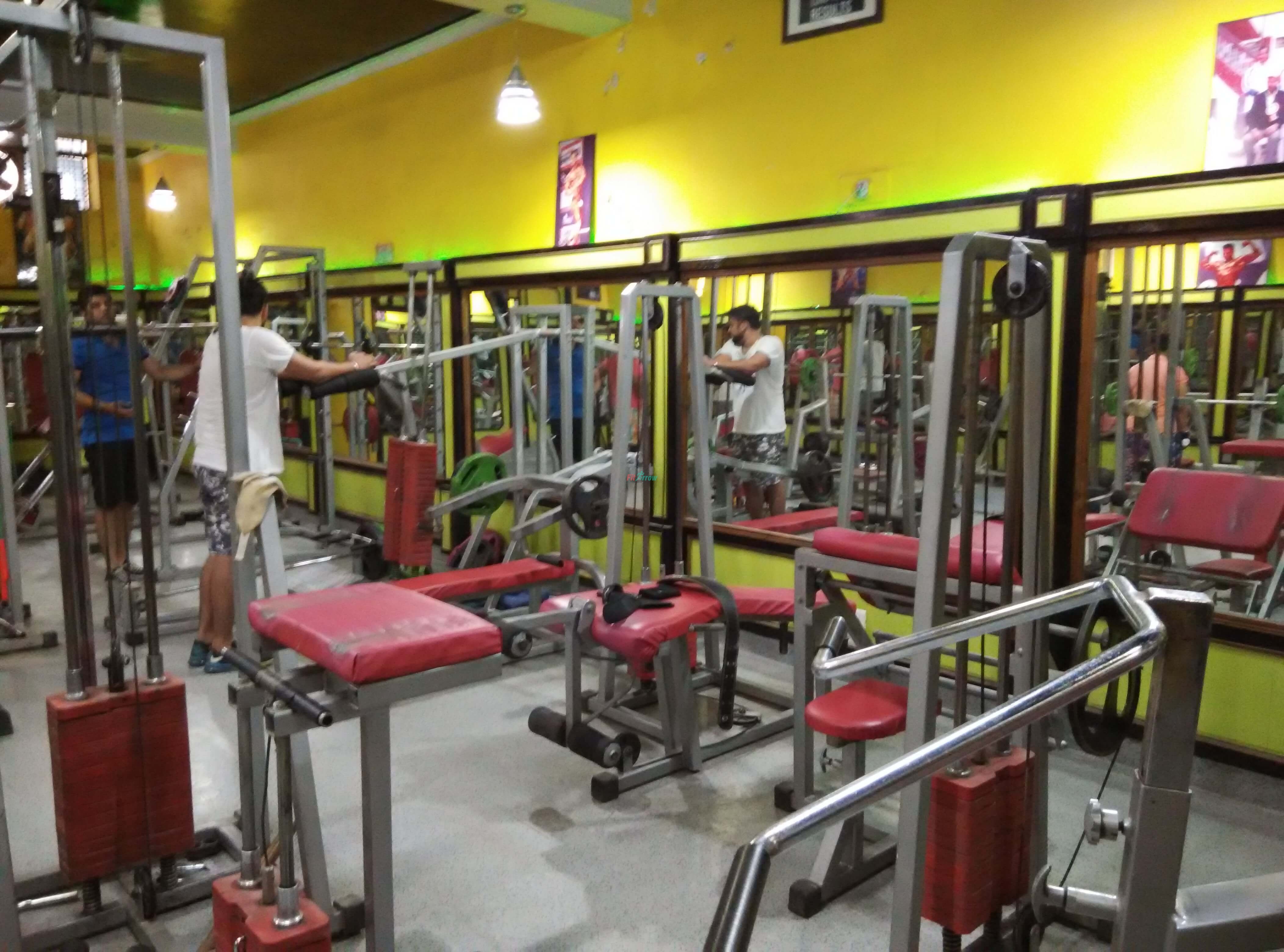 Fitness training at Energy Plaza Gym located at sec 14, gurgaon featured on Fitarrow.com