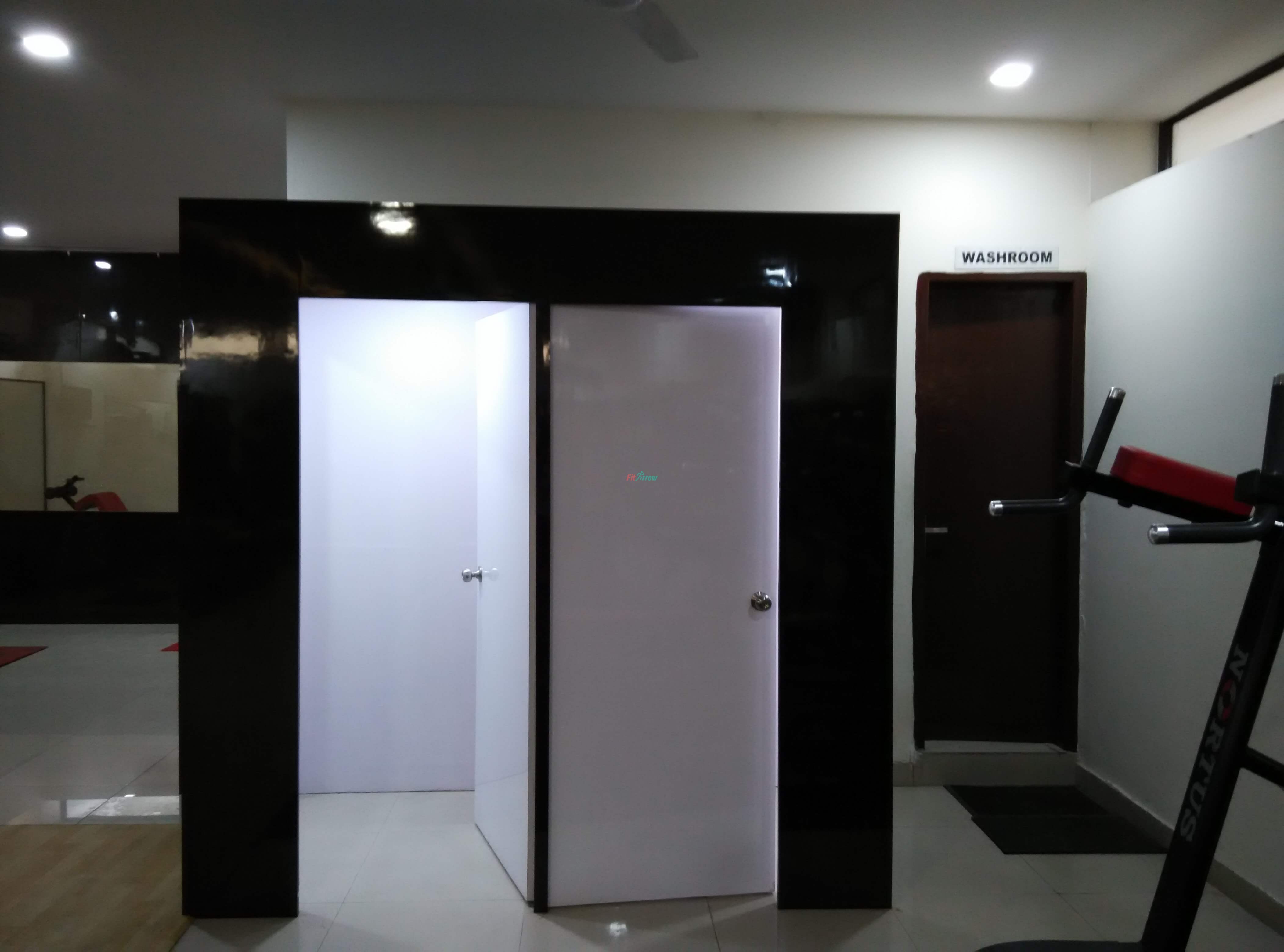 Changing rooms of Build n Burn Gym Sector-14, Gurgaon