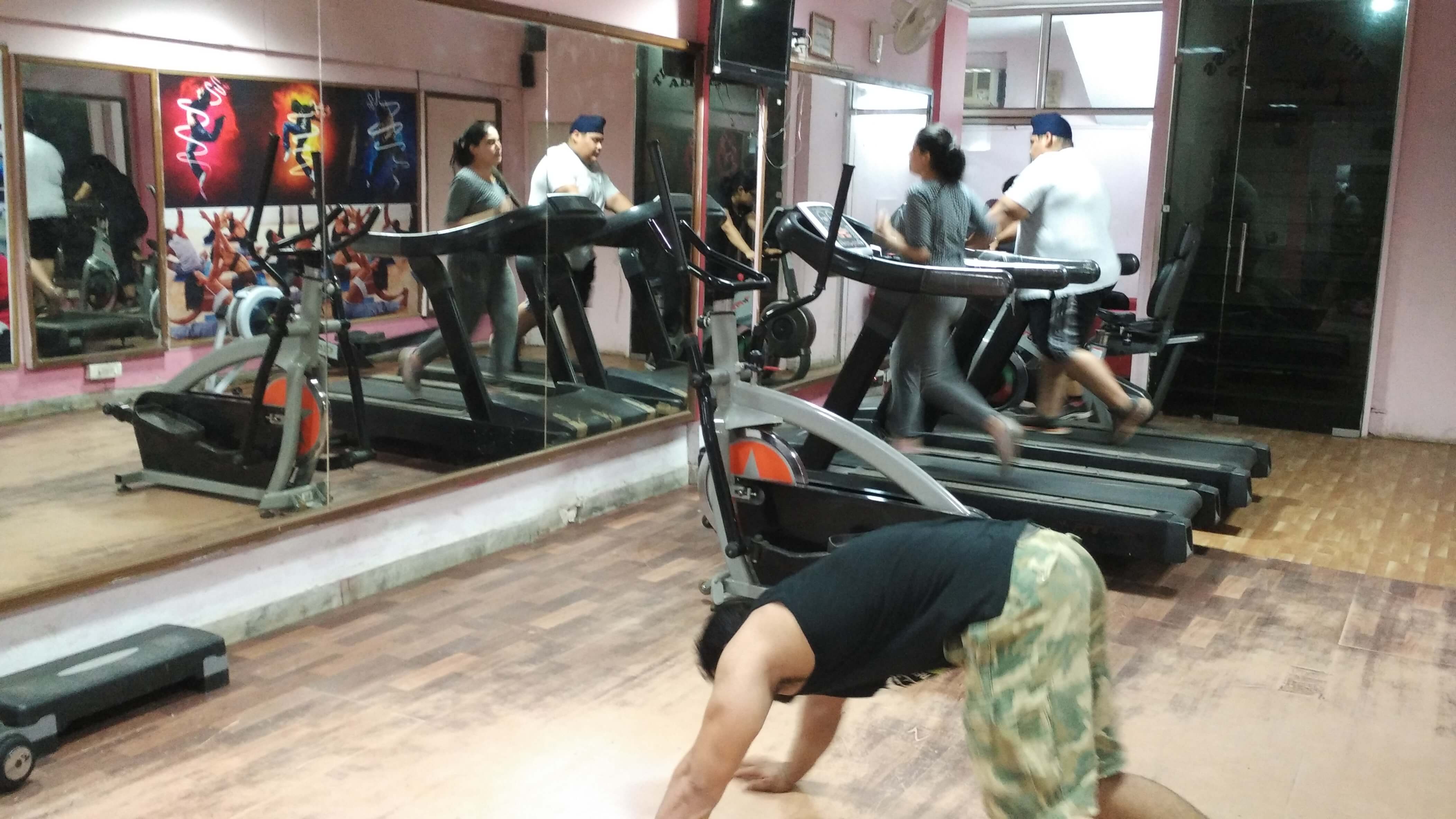 Life Fitness,Jungpura,Jangpura,steam room,lajpat nagar 1, Yoga,Aerobics,Zumba,,gym,fitness,yoga,aerobic,weightloss,muscle,personal trainer,body building,fitness,health