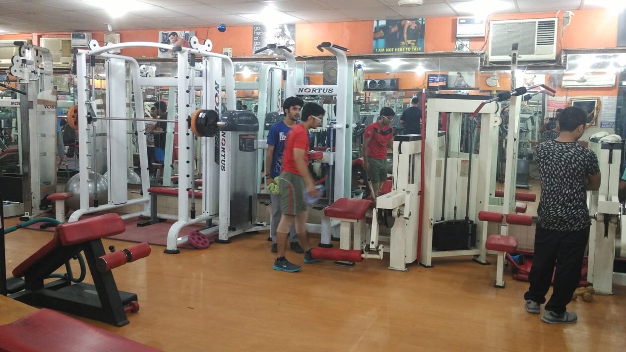 Lifeline health Club,power yoga,lajpat nagar 2, Yoga,Aerobics,Zumba,,gym,fitness,yoga,aerobic,weightloss,muscle,personal trainer,body building,fitness,health