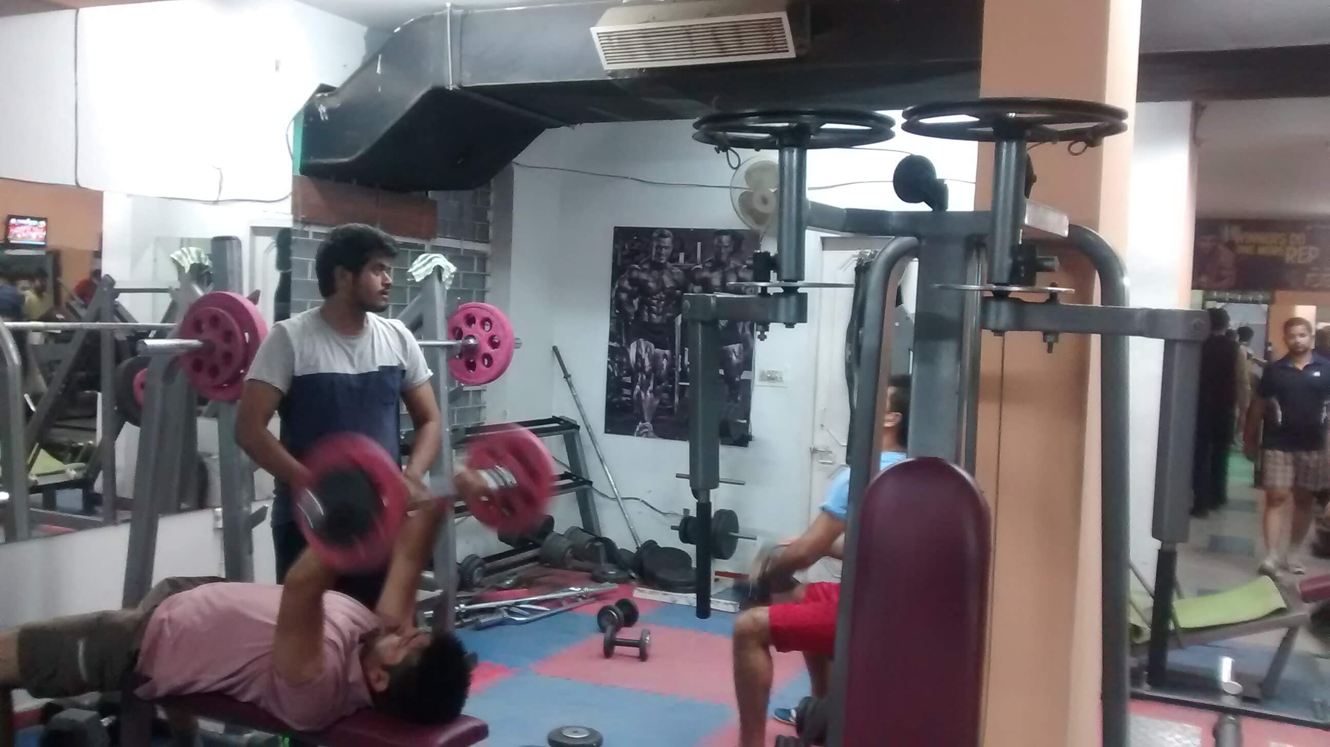 Exercise at Body Smith Fitness Centre, Saket, Delhi