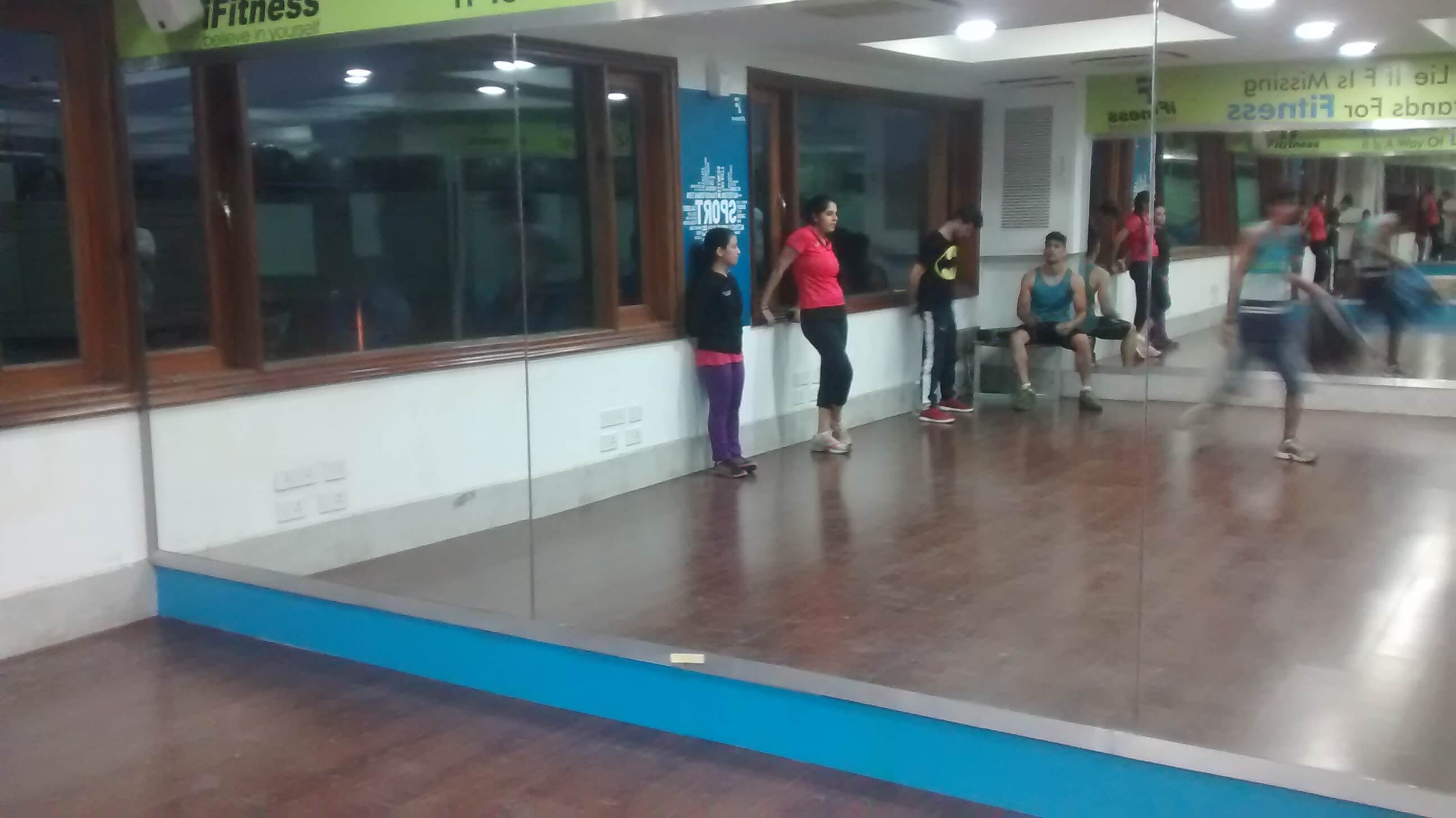 Female Gym and fitness centre near Green Park, Delhi