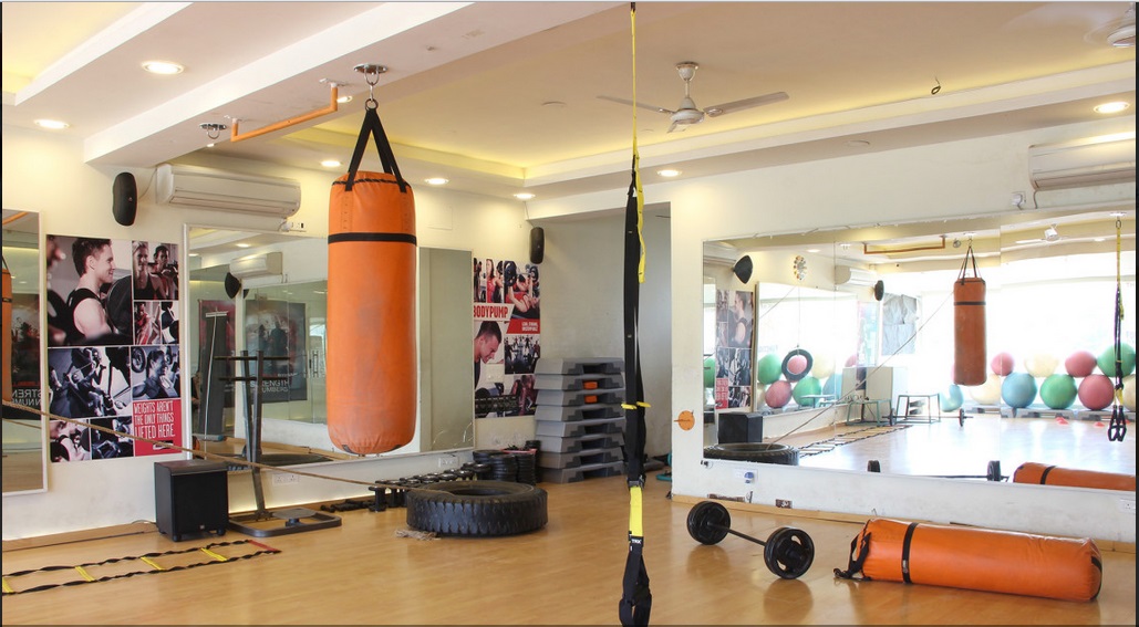 Aptitude Fitness Studio Pitampura Delhi | Best Gym Pitampura. Aptitude fitness,studio,group classes,aerobics,zumba,crossfit,yoga,zumba,kickboxing,body sculpting