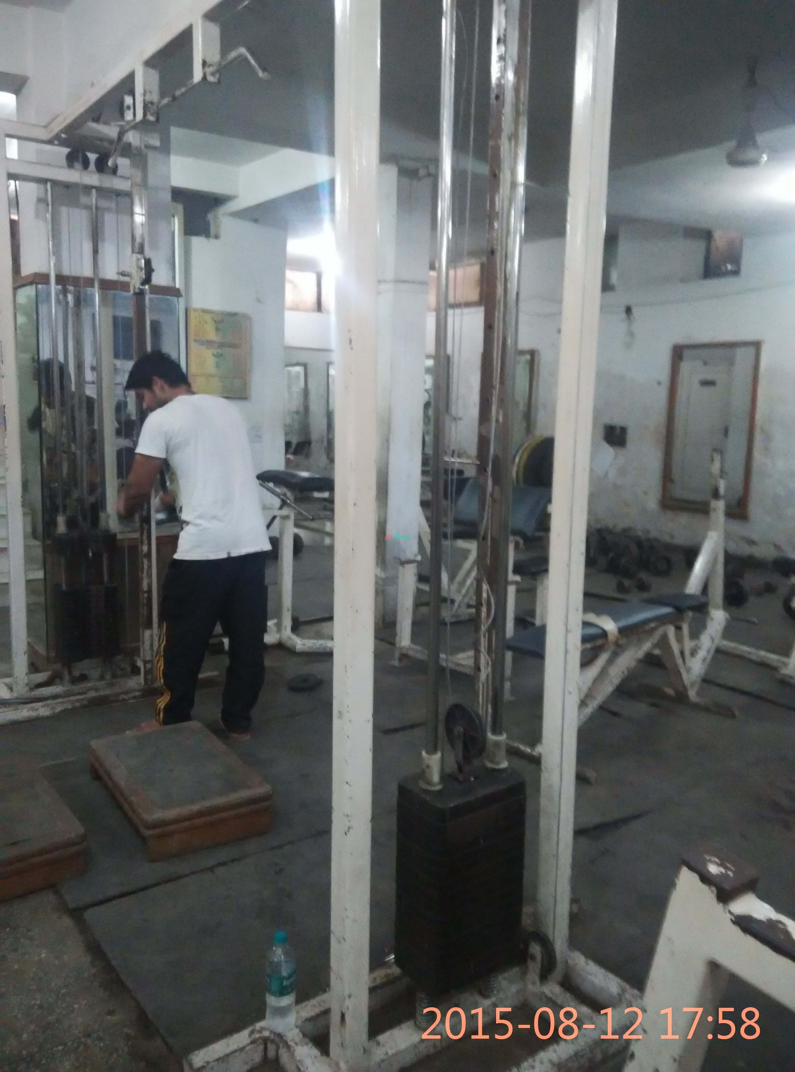 Gyms in Munirka delhi, Gyms with AC in Munirka, Gyms with Free Parking in Munirka, Gyms with Lockers in Munirka, Gyms with Personal Training in Munirka